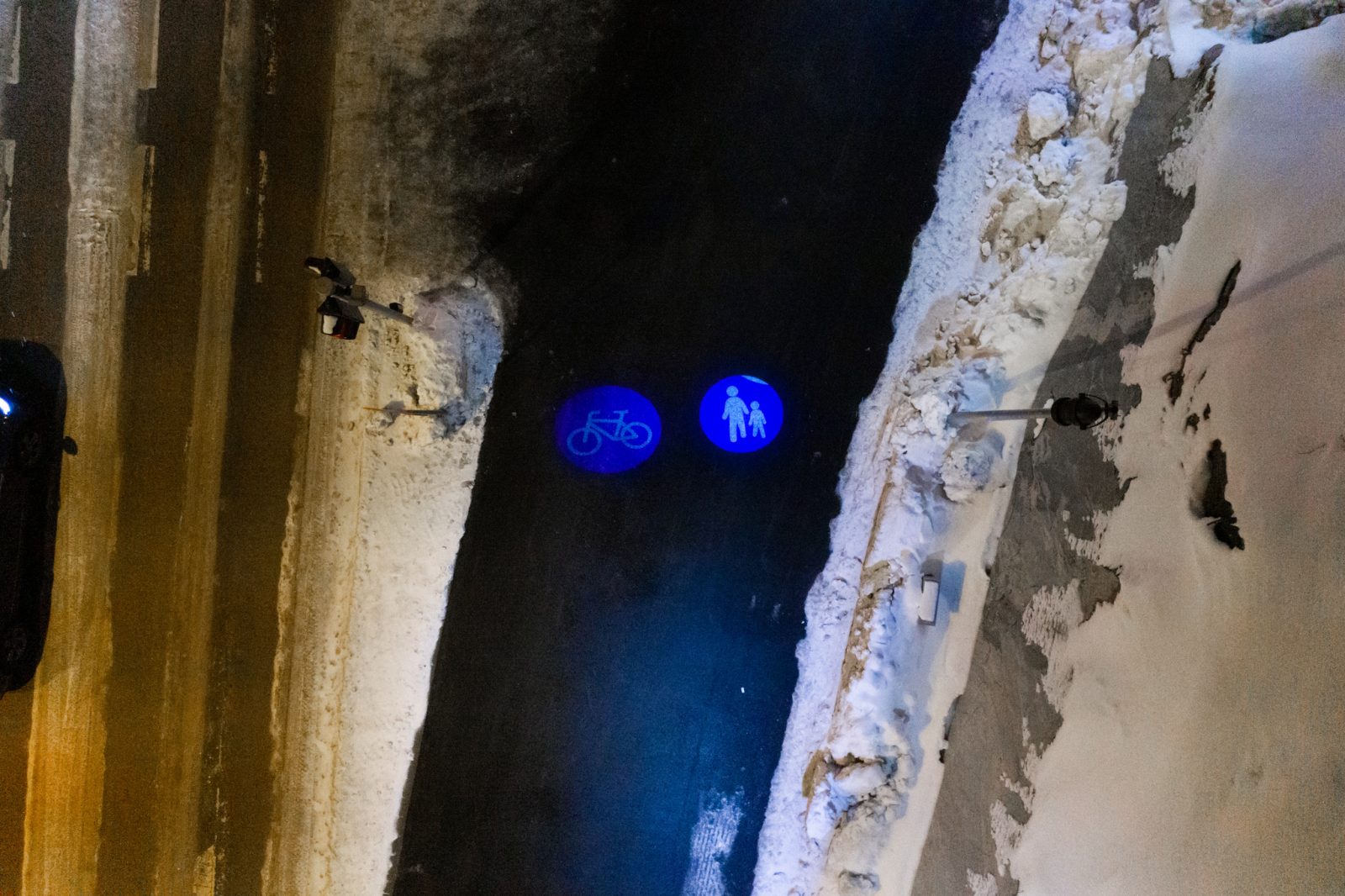 CitiCAP-reitillä liikennemerkit heijastetaan tien pintaan