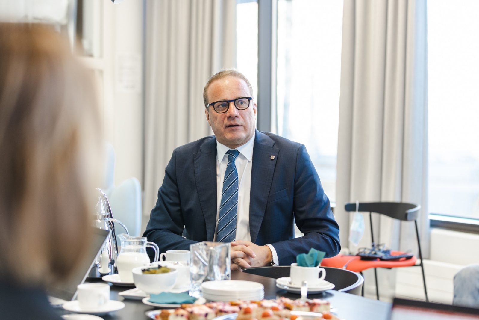 Kaupunginjohtaja esittelee Lahden taloutta