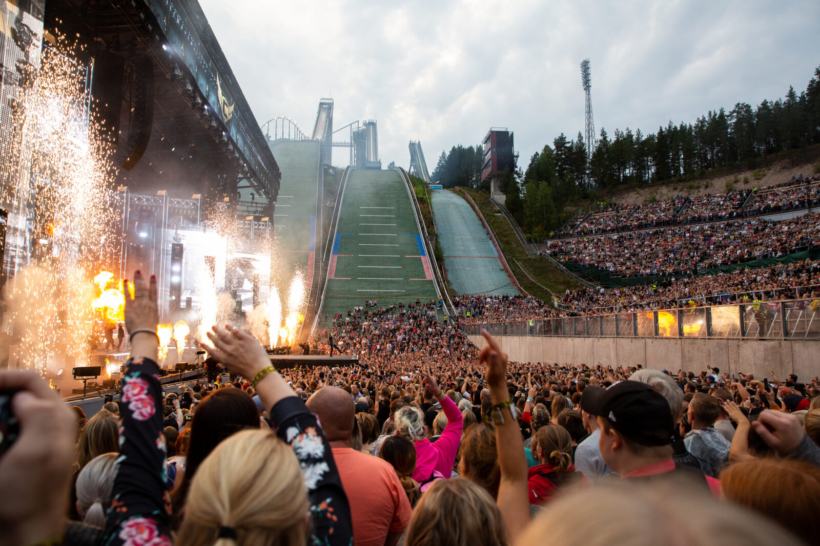 Kuvituskuva konsertista mäkimontussa.