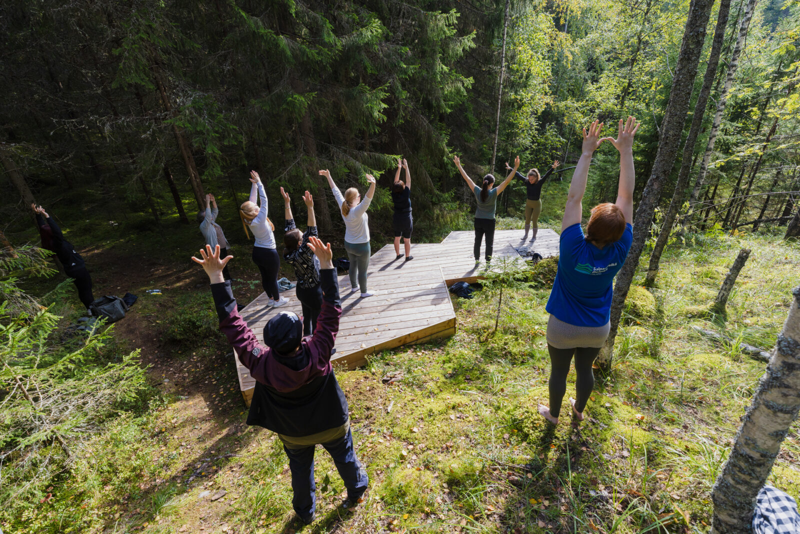 Joogatuokio Lahden terveysmetsässä