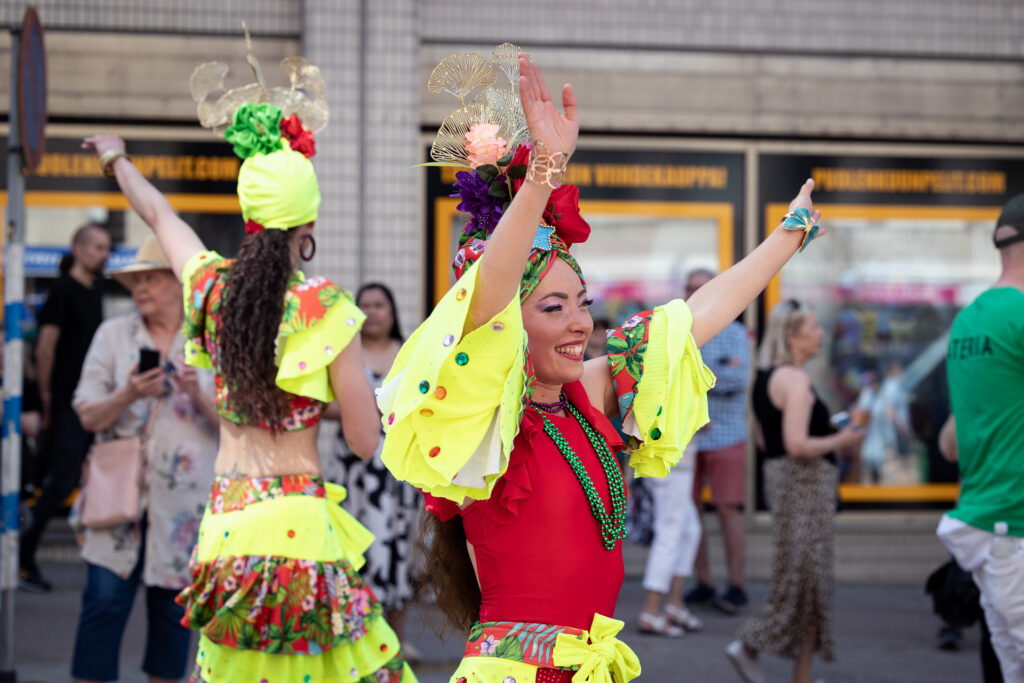 Kesäkadun avajaiset tanssijat