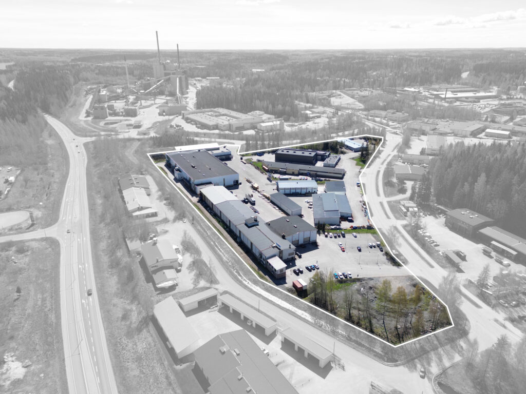 Ilmakuva aluerajauksella Vipusenkadun kaavatyökohteesta. Kuvassa tehdas- ja toimitilarakennuksia.